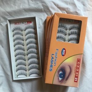 Model 21 false lashes (4 boxes)